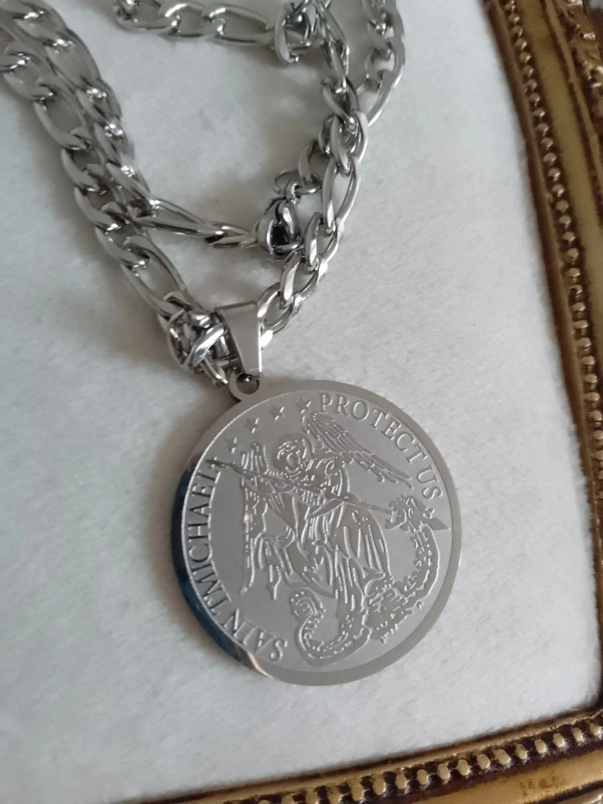 Saint Michael archangel protection medallion necklace – photo 2